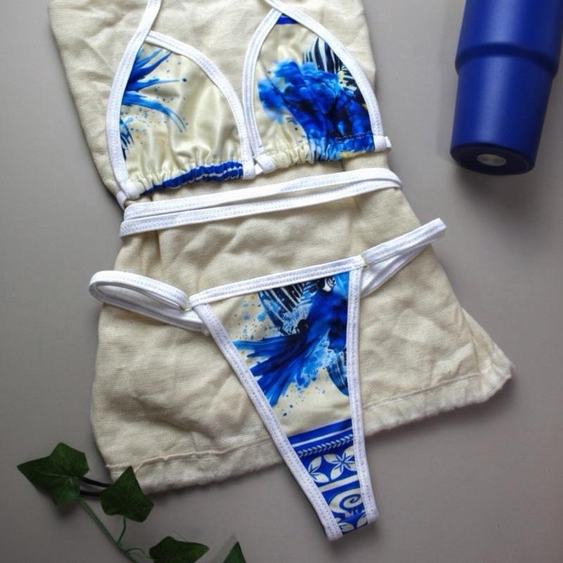 Marquinha Biquini Estampa Azul com Off White Fio Design Moderno e Confortável para Praia e Piscina