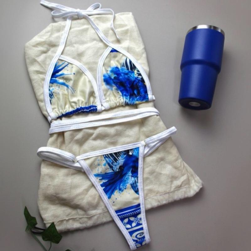 Marquinha Biquini Estampa Azul com Off White Fio Design Moderno e Confortável para Praia e Piscina