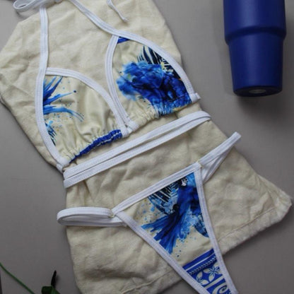 Marquinha Biquini Estampa Azul com Off White Fio Design Moderno e Confortável para Praia e Piscina